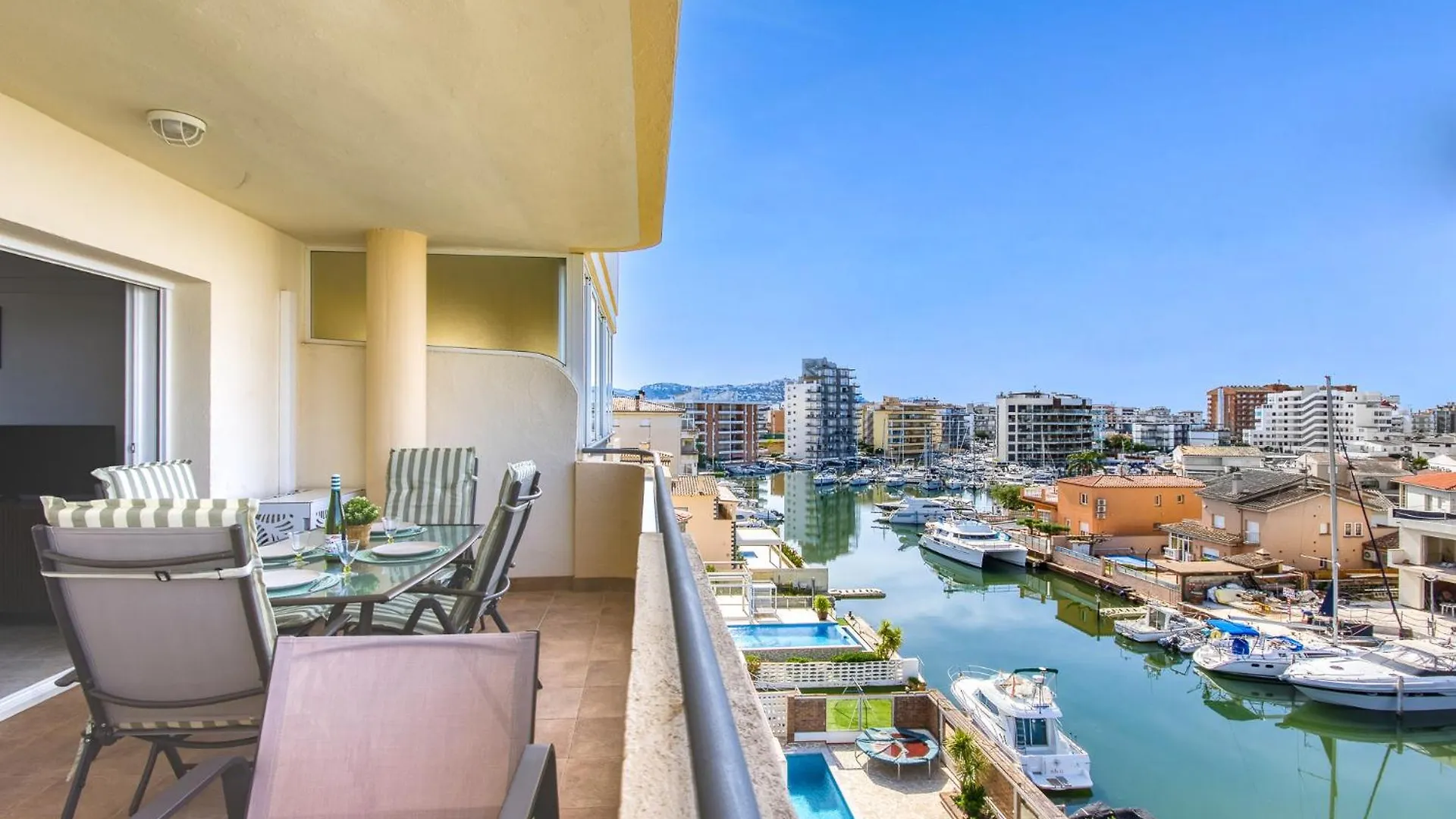 Port Thalssa 4 5 Apartment Roses