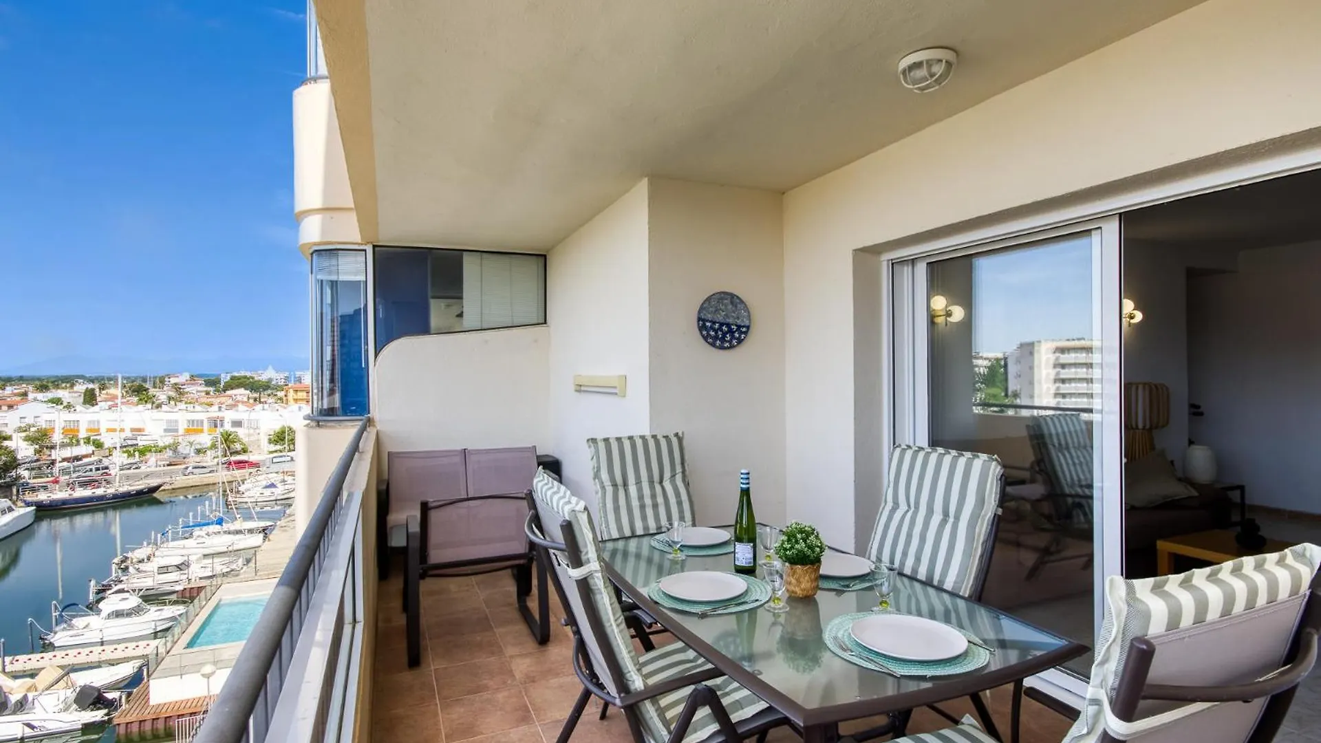 Port Thalssa 4 5 Apartment Roses